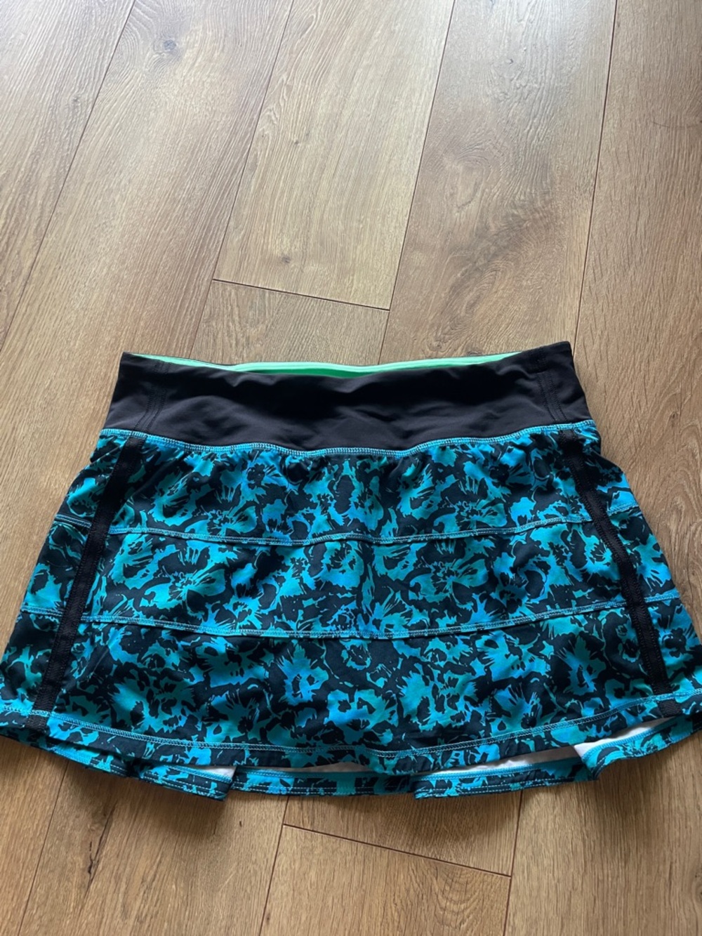 lululemon athletica Teal and Black Printed Performance Skirt